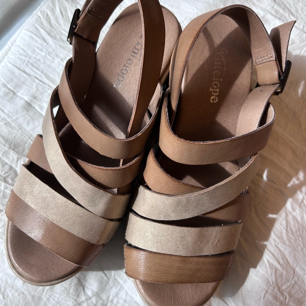 Antelope Tan and Cream Strappy Platform Sandals EUC